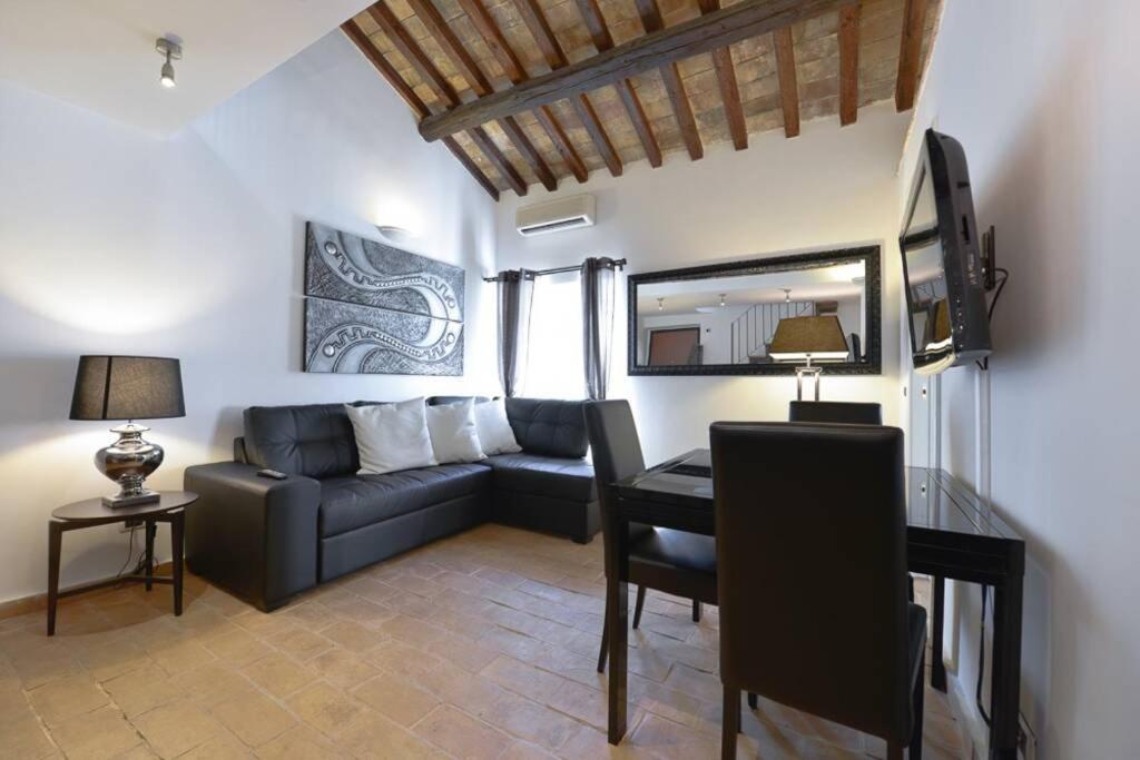 Ibernesi - Charming Apartment At The Roman Forums Экстерьер фото